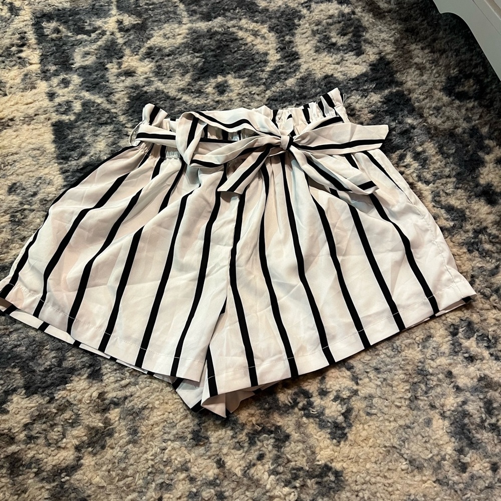 amazon striped tied shorts